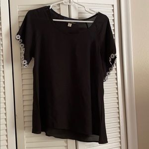 Black blouse w daisy sleeve detail